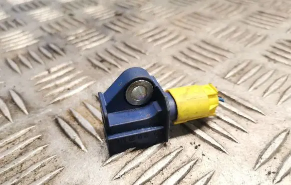Mercedes-Benz C W204 Airbag deployment crash/impact sensor 2128204926