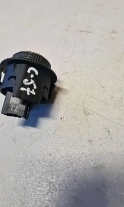 Tailgate opening switch