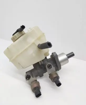 BMW 3 E46 Master brake cylinder