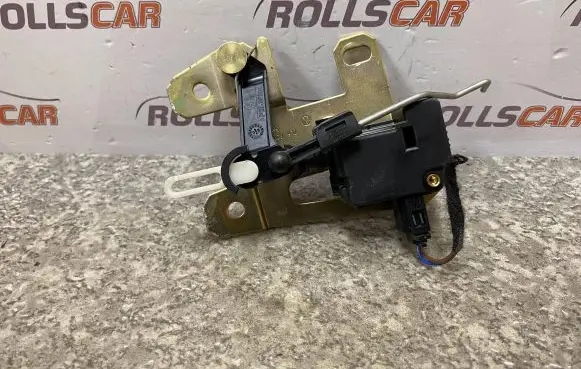 Volkswagen Touareg I Tailgate boot lock/latch motor 7L6827425