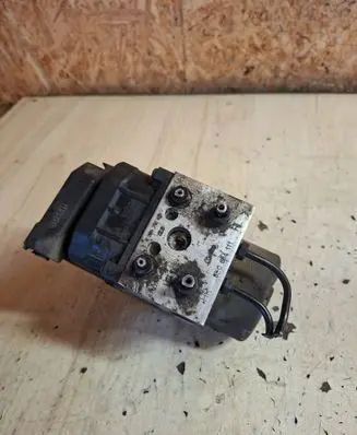 Volkswagen PASSAT B5.5 ABS Pump 8E0614111 0265216402