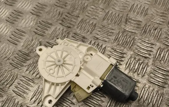 Mercedes-Benz C W204 Rear door window regulator motor A2048200542 961110100