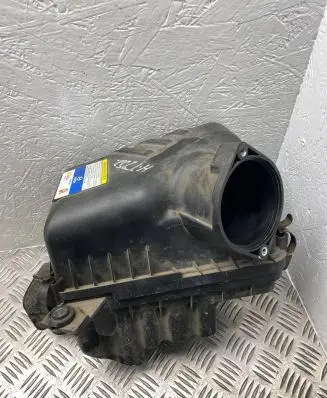 Hyundai Tucson JM Air filter box 281002E250