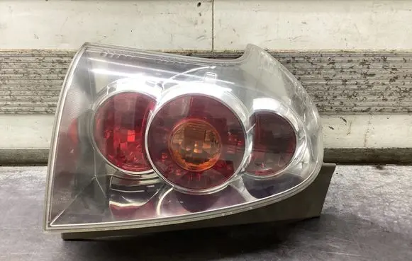 Toyota Corolla Verso AR10 Rear/tail lights E410173