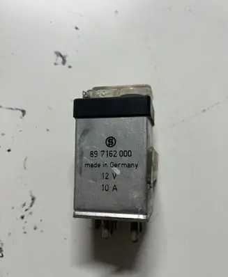 Mercedes-Benz 190 W201 Other relay 2015403245