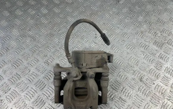 Mercedes-Benz CLA C118 X118 Rear brake caliper A2474238000