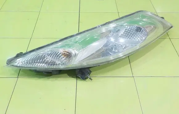 Nissan Juke I F15 Headlight/headlamp PRZOD