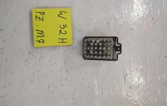 Audi A3 S3 8L Heater blower motor/fan resistor 1J0907521 657364M