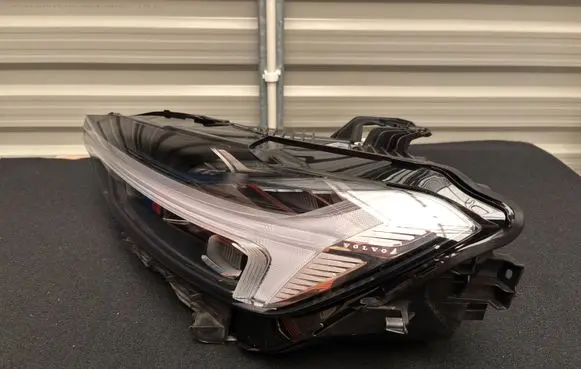 Volvo XC60 Headlight/headlamp 32404699