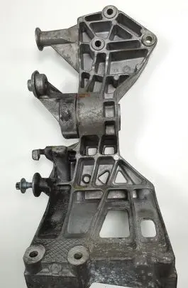Mercedes-Benz B W245 Generator/alternator bracket A2662000670