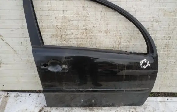 Citroen C3 Front door juodos