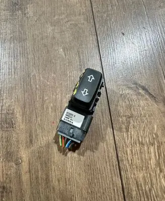 Opel Insignia A Seat control switch 13282592