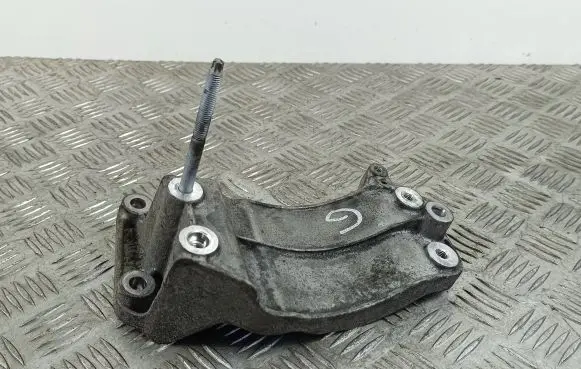Jeep Grand Cherokee Generator/alternator bracket 