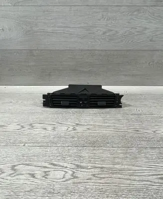 BMW 3 E90 E91 Dash center air vent grill 9130464