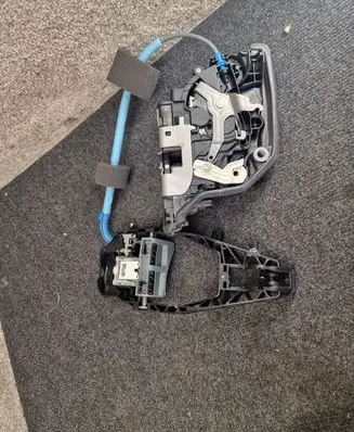 BMW X3 G01 Front door lock 9492100 9881774