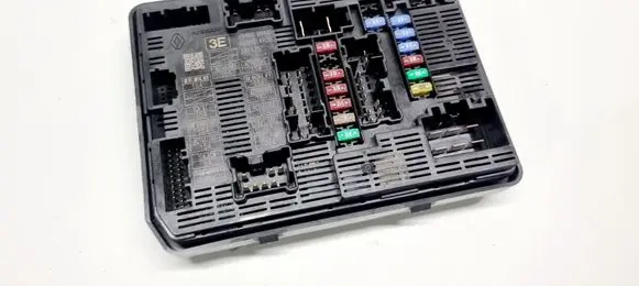 Nissan Qashqai J12 Fuse module 284B76RA2D