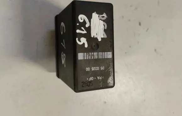Volkswagen New Beetle Window wiper interval relay 4A0907440 05020500