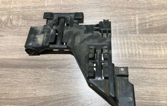 Audi Q5 SQ5 Headlight/headlamp mounting bracket