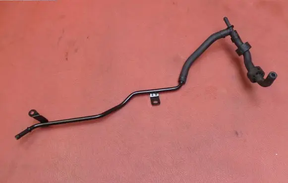 Volkswagen Jetta VI Engine coolant pipe/hose 5N0121070M