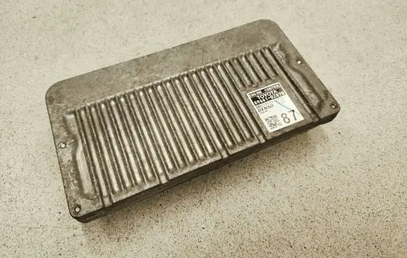 Toyota Auris E180 Engine control unit/module 896610Z870 MB2755002773