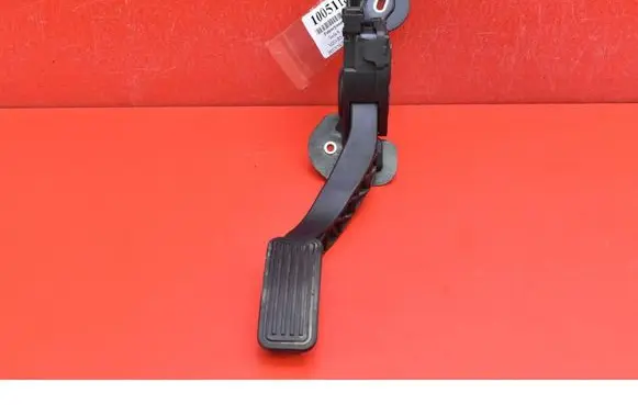 Tesla Model S Accelerator throttle pedal BE5C-9F836-AA