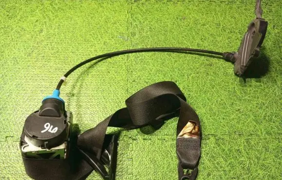 BMW M6 Front seatbelt 560715901