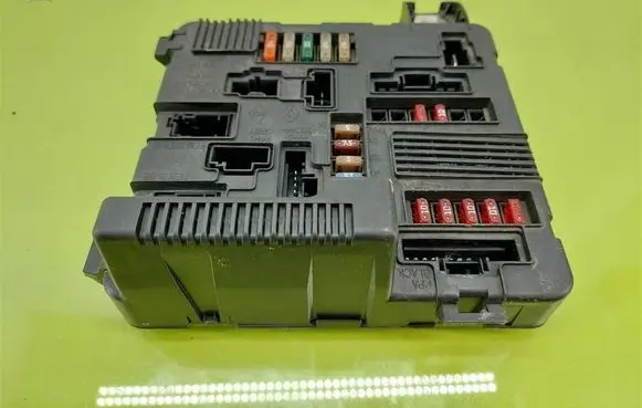 Renault Megane II Comfort/convenience module 8200306031A