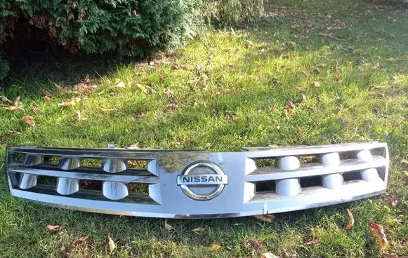 Nissan Murano Z50 Front bumper upper radiator grill 62310CA000