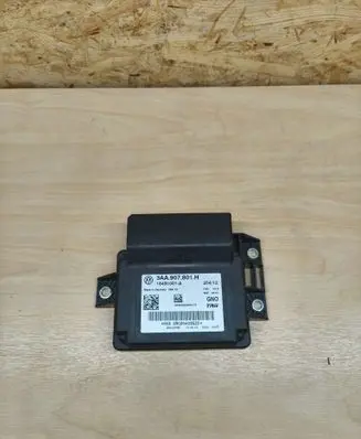 Volkswagen PASSAT CC Hand brake control module 3AA907801H
