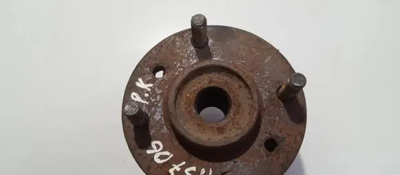 Mitsubishi Galant Front wheel hub