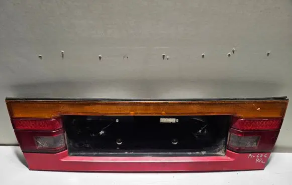 Mazda 626 Rear light center trim bar blend 0431351 0431351R