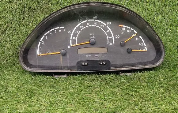 Mercedes-Benz Sprinter W901 W902 W903 W904 Speedometer (instrument cluster) A0014468721