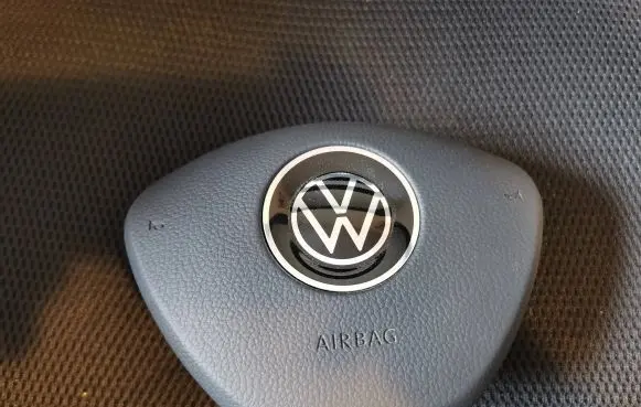 Volkswagen Touran III Steering wheel airbag 6196026