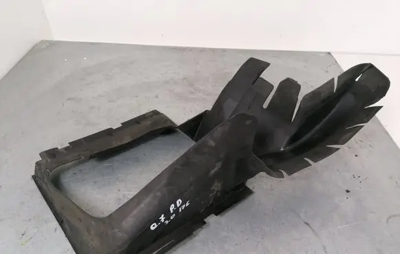 Audi Q7 4L Intercooler air channel guide 4L0117336B