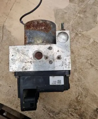 Nissan X-Trail T30 ABS Pump 47600AP005 3721E0071