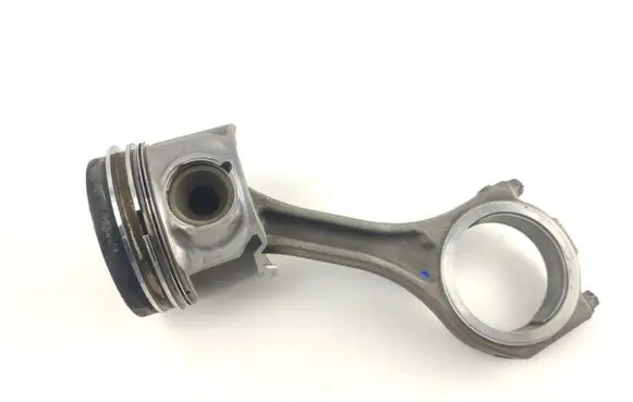 Audi A4 S4 B5 8D Piston 