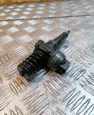 Skoda Superb B5 (3U) Fuel injector 038130073AR 0414720214