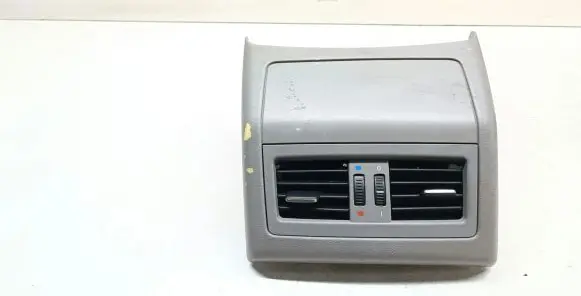 BMW 3 E90 E91 Rear air vent grill 7132381