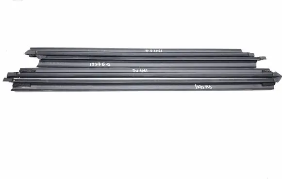 KIA Sportage Rubber seal rear door window/glass 