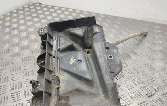 Skoda Fabia Mk2 (5J) Battery tray 6R0915331