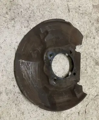 Toyota Land Cruiser (J120) Front brake disc dust cover plate 