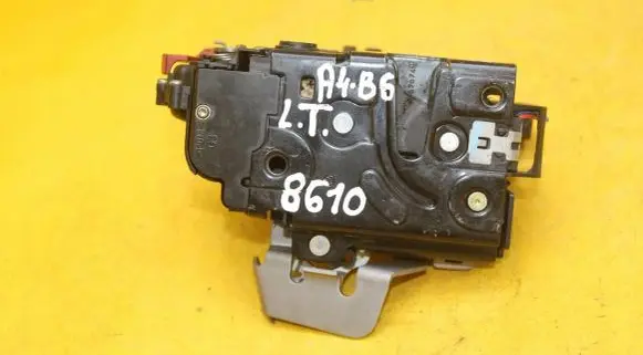 Audi A4 S4 B6 8E 8H Rear door lock 8E0839015C