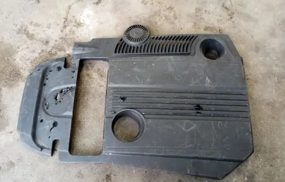 Mercedes-Benz C W204 Engine cover (trim) A2710101267