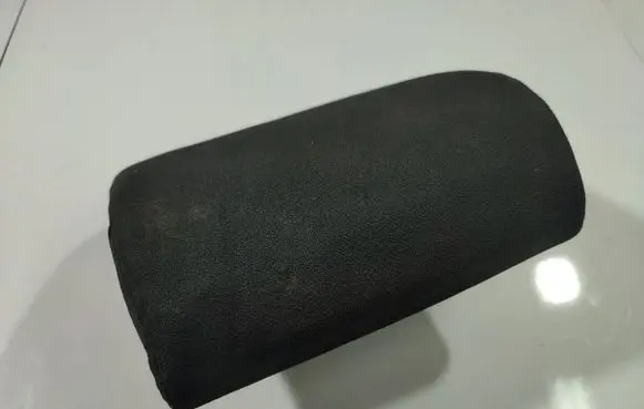 Volkswagen PASSAT B6 Front seat headrest 