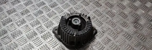 Mercedes-Benz E W212 Engine mount bracket A2042405017