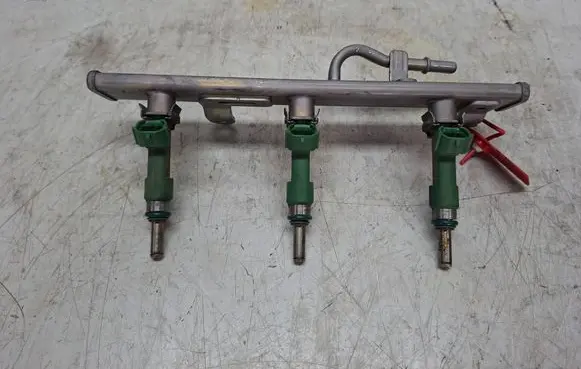 Renault Clio V Fuel injectors set S27647198 175204021R