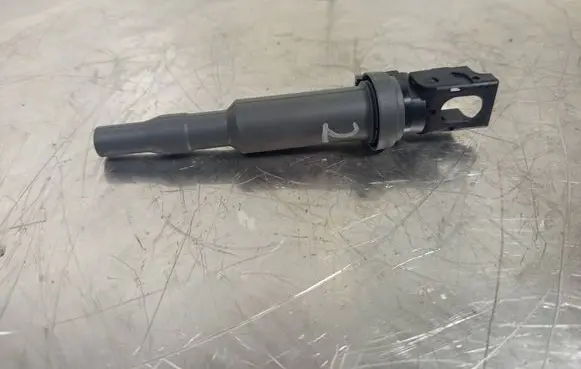 BMW M3 e90 High voltage ignition coil 0221504471 F02979