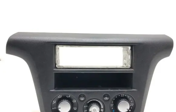 Mitsubishi Outlander Interior fan control switch MR979972HA