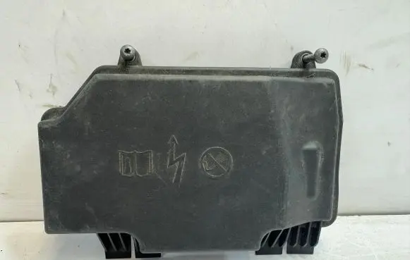 Mercedes-Benz C W205 Fuse box cover A2055402428