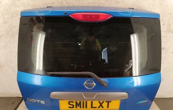 Nissan Note (E11) Tailgate/trunk/boot lid 